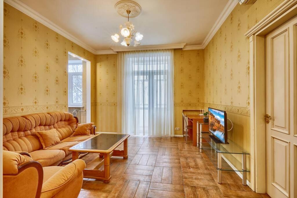 קייב Apartment Near Bessarabsky Square מראה חיצוני תמונה