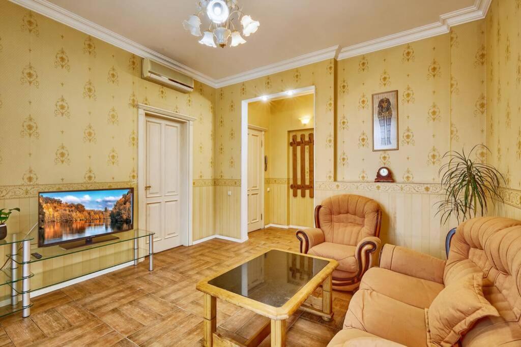 קייב Apartment Near Bessarabsky Square מראה חיצוני תמונה